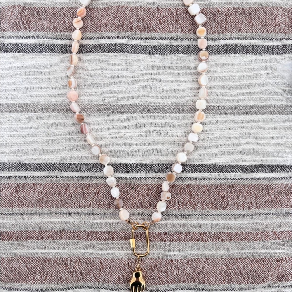 Elegant Gold and Cream Beaded Necklace